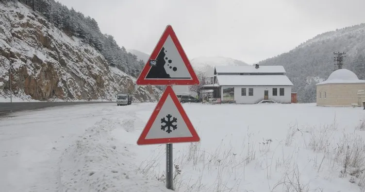 Karadeniz bölgesindeki 5 ilde kar yağışı devam ediyor