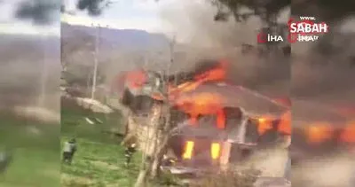 Yaşlı kadın alev alev yanan iki katlı ahşap evde hayatını kaybetti | Video
