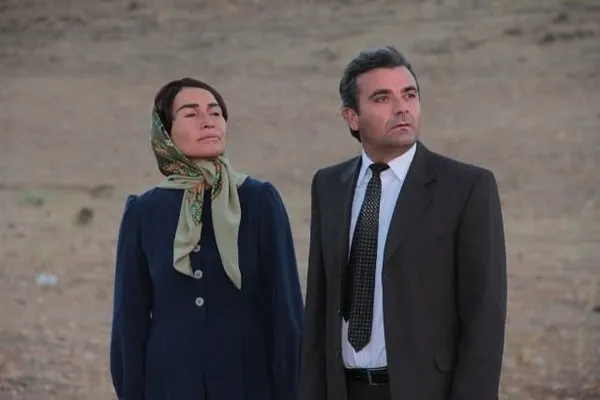 Demet Akbağ kılıktan kılığa girdi