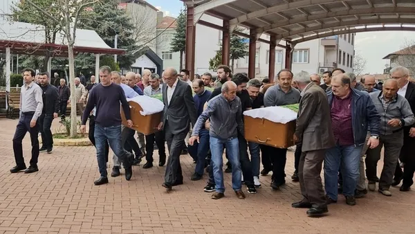 feci-kazada-hayatini-kaybeden-kardesler-kirsehirde-topraga-verildi-1746547528981.jpg