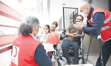 Türk Kızılay’ından engelli vatandaşlara gıda yardımı