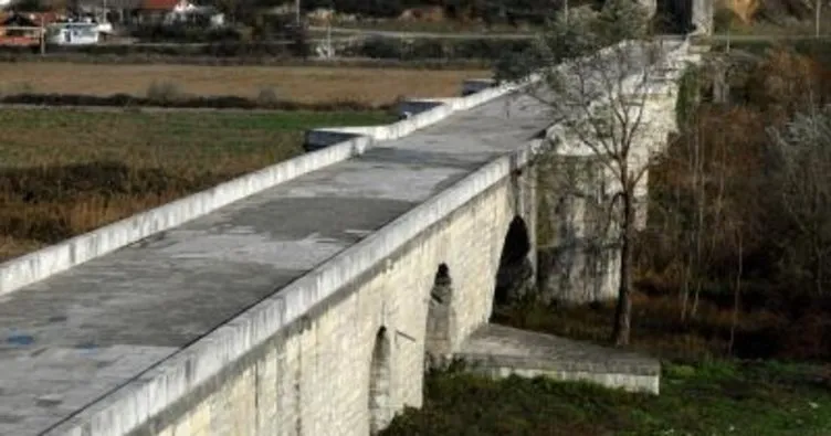 Bin 500 yıllık köprü yenileniyor