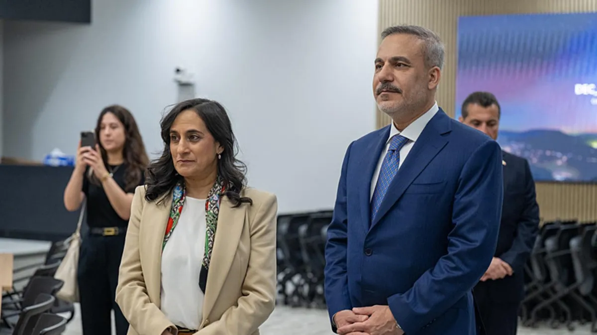 Bakan Fidan, Darlington Nükleer Tesisi’nde incelemelerde bulundu Bakan Fidan, Darlington Nükleer Tesisi’nde incelemelerde bulundu