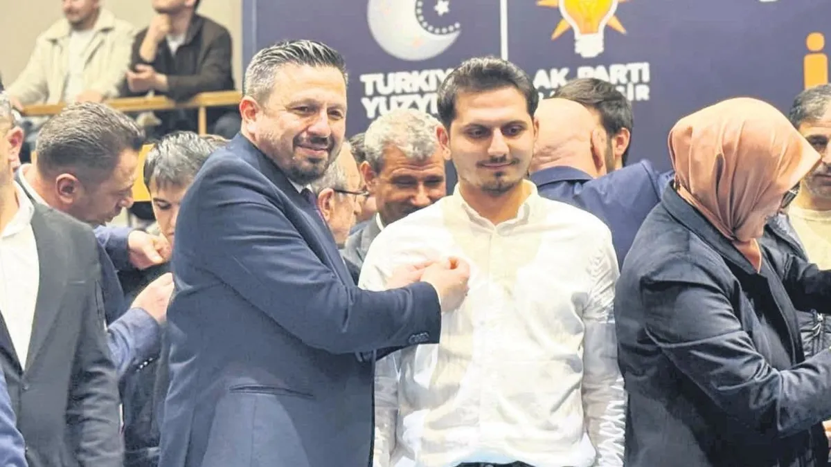 CHP’li gençler AK Parti’ye geçti CHP’li gençler AK Parti’ye geçti