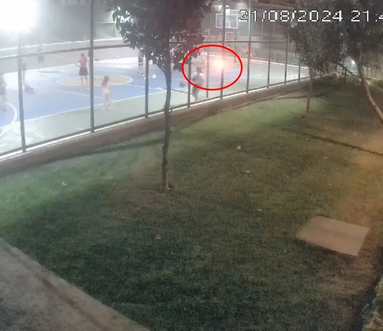 Lüks sitede korku dolu anlar: Rahatsız ediyorsunuz deyip çocukların üzerine torpil attı!