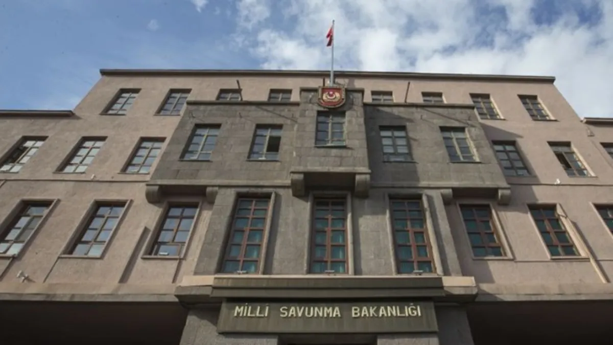 MSB’den ‘Barış Pınarı’ bölgesi iddialarına yalanlama: Faaliyetler devam ediyor! MSB’den ‘Barış Pınarı’ bölgesi iddialarına yalanlama: Faaliyetler devam ediyor!