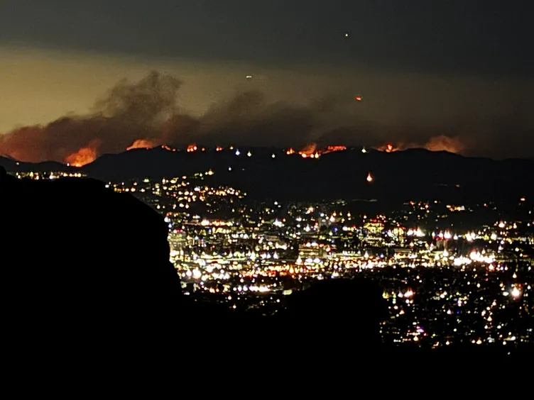 ABD basını Palisades faciasının çıkış nedenini yazdı! Yılbaşı gecesinde çıkan yangınla bağlantı kuruldu