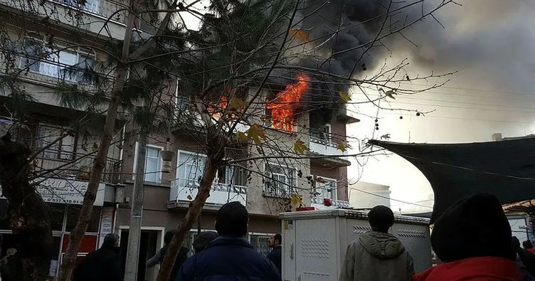 Edremit’teki ev yangınında can pazarı yaşandı
