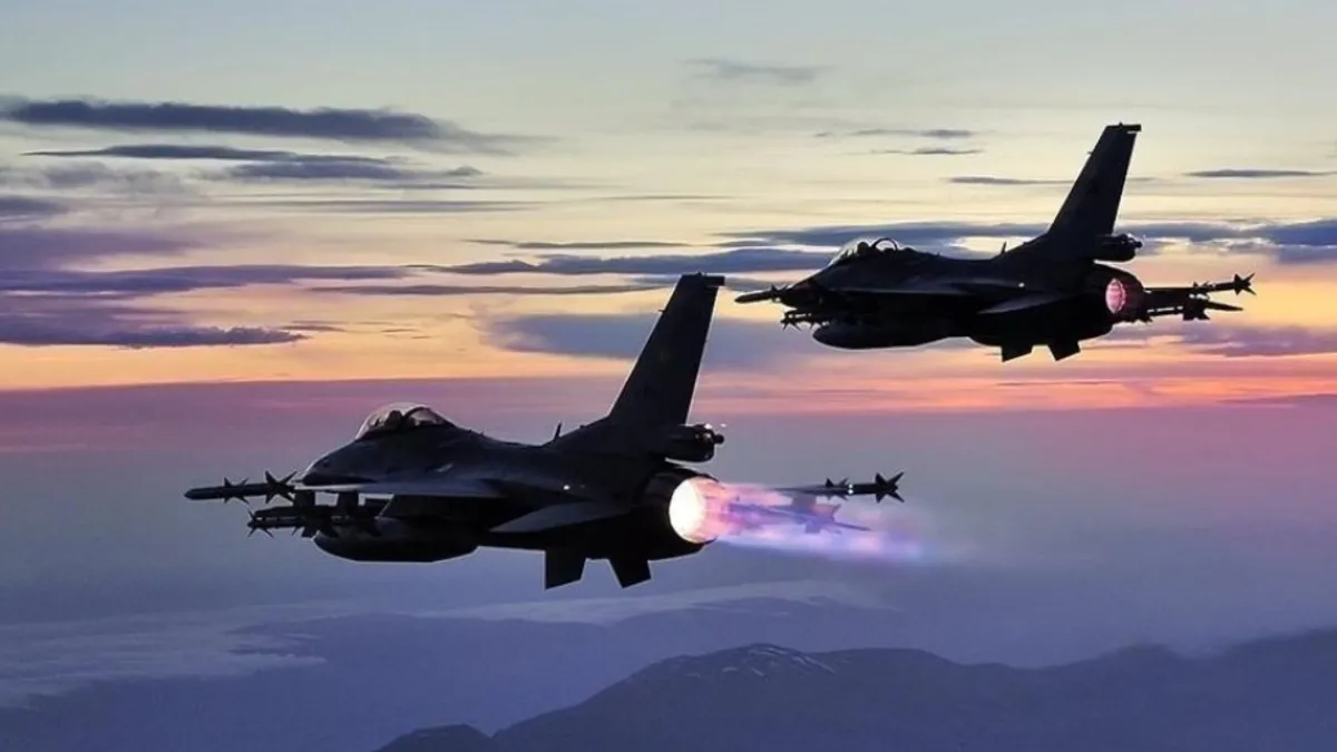 Rusya’da Su-30 savaş uçağı düştü: 2 ölü