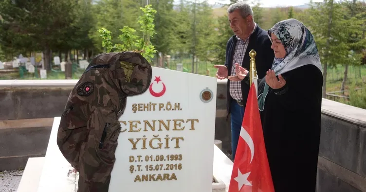 ‘Parkasında cennet kokusu var’