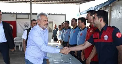 Yangın kahramanlarına başkandan baklava #hatay