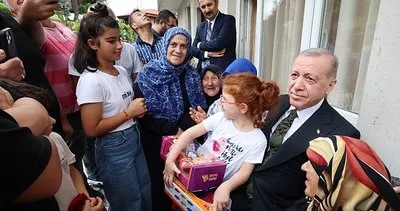 Başkan Erdoğan’ın Rize’deki komşu ziyaretine damga vuran an: Yaşlı kadın gözyaşlarını tutamadı