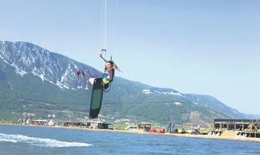 Akyaka’da kiteboard sezonu açıldı
