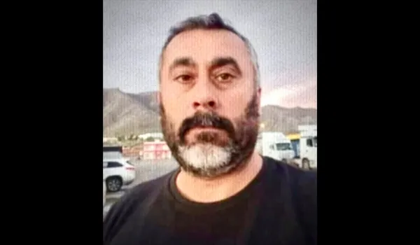 sanliurfada-korkunc-kaza-lastigi-patlayan-tir-dehset-sacti-surucu-hayatini-kaybetti-1789647633456.jpg