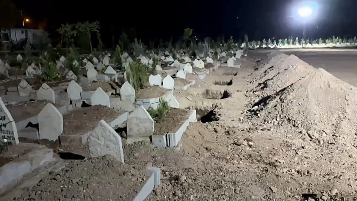 Batman’da akılalmaz olay: Gece yarısı mezarı kazıp, başka yere taşıdılar!