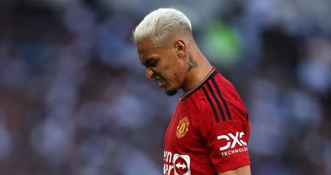 Manchester Unitedlı Antony, bir süre takıma geri dönemeyecek Manchester Unitedlı Antony, bir süre takıma geri dönemeyecek