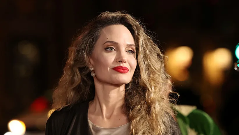 Angelina Jolie’yi daha önce böyle görmediniz! Yeni tarzını gören şoke oluyor…