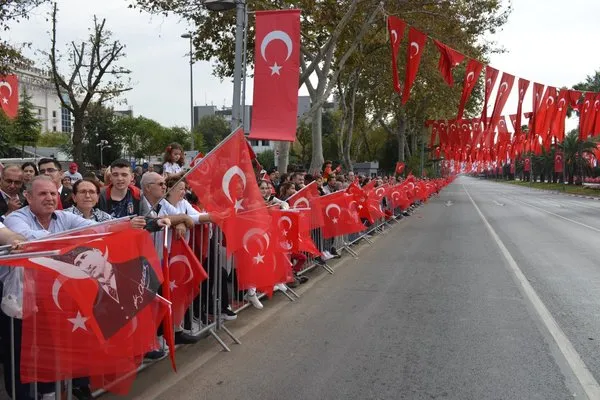 demokrasi-ve-ozgurluk-ruhu-100-yasinda-yasasin-cumhuriyet-1698579586871.jpg