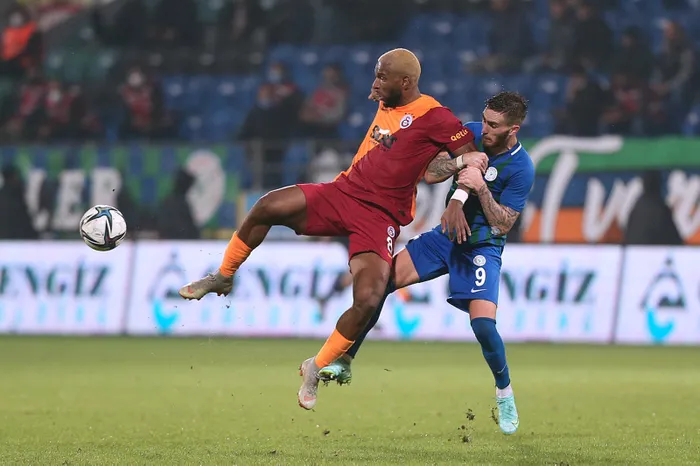 son-dakika-galatasarayda-3-isimle-yollar-ayriliyor-marcao-kerem-arasinda-yasanan-tokat-olayi-1633846484646.jpg