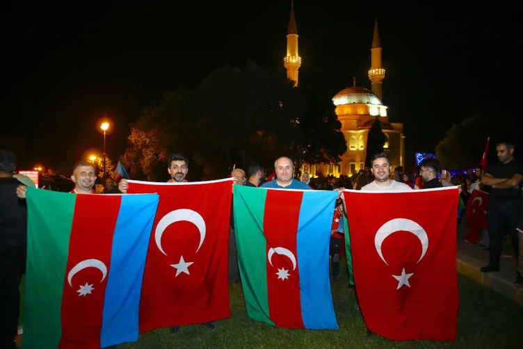 Dünyanın dört bir yanında kutlamalar başladı: Başkan Erdoğan’ın zaferi coşkuyla karşılandı!