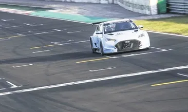 İki yeni performans otomobili geliyor