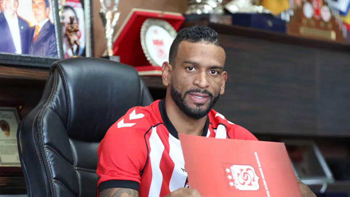 Sivasspor yasağı kaldırdı, 4 imza geldi! Sivasspor yasağı kaldırdı, 4 imza geldi!