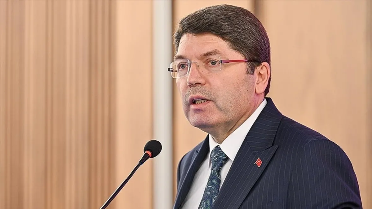 Adalet Bakanı Tunç’tan vatandaşlara uyarı: “Hasas olmalarını rica ediyorum” Adalet Bakanı Tunç’tan vatandaşlara uyarı: “Hasas olmalarını rica ediyorum”