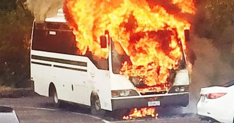 Şili’de bir minibüs seyir halindeyken yandı!