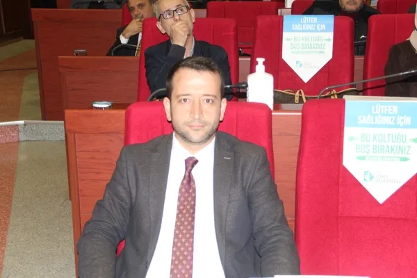 izmit-belediye-meclisinde-carpici-iddialar-hurriyet-yegenlerine-sirket-kurdurup-is-verdi-1650025107169.jpg