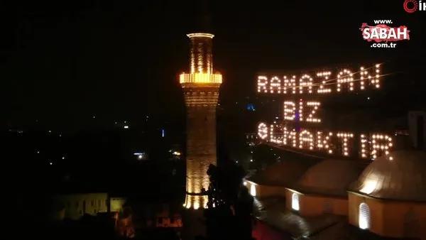 624 yıllık Ulu Cami'ye asılan Ramazan mahyası geceyi aydınlattı | Video