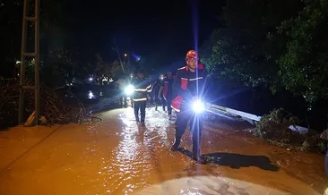 Sele kapılan araçta öldü