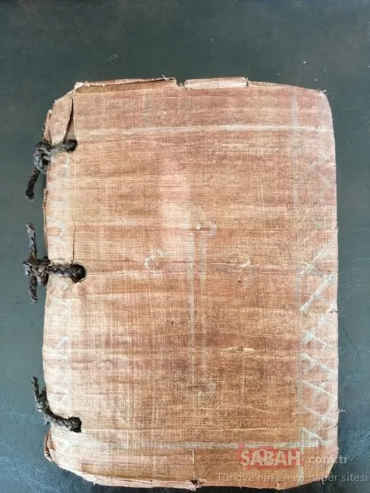 Diyarbakır’da 1300 yıllık altın yazmalı kitap ele geçirildi