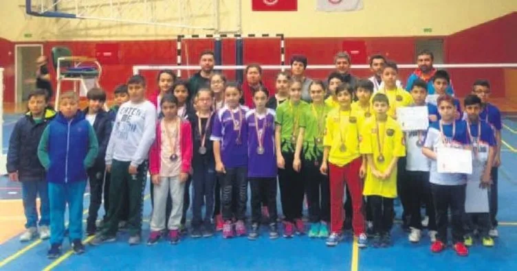 Okullar badmintonda finale Konya’dan yükseldiler