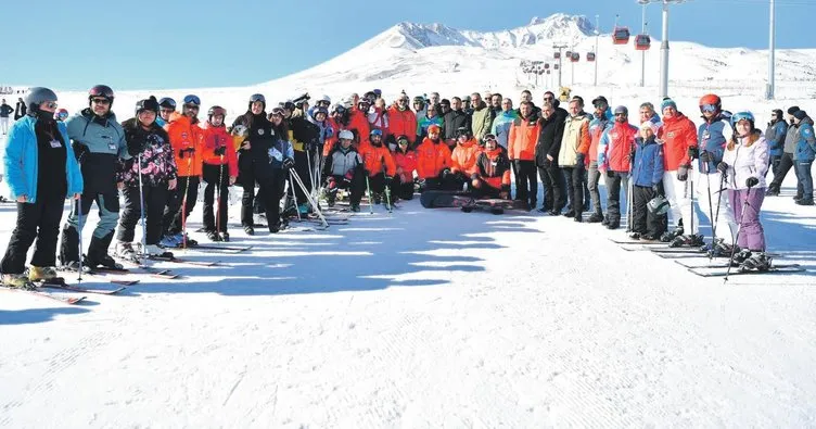 Erciyes’te kayak sezonu açıldı