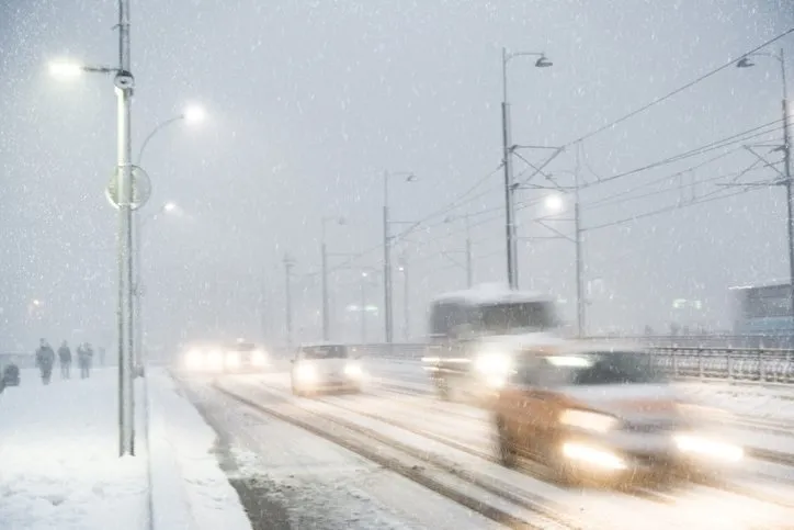 İstanbul’da kar yağışı kaç gün sürecek, kar yağışı ne zaman bitiyor, kaç gün devam edecek? 23-24-25 Ocak 2022  İstanbul hava durumu nasıl olacak?