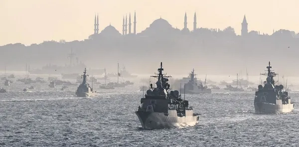 havada-karada-denizde-zafer-coskusu-1788038915646.jpeg