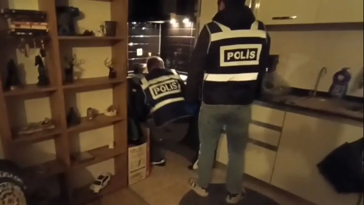 Eskişehir’de yasa dışı bahis çetesine operasyon: 8.7 Milyar liralık gelir elde etmişler Eskişehir’de yasa dışı bahis çetesine operasyon: 8.7 Milyar liralık gelir elde etmişler