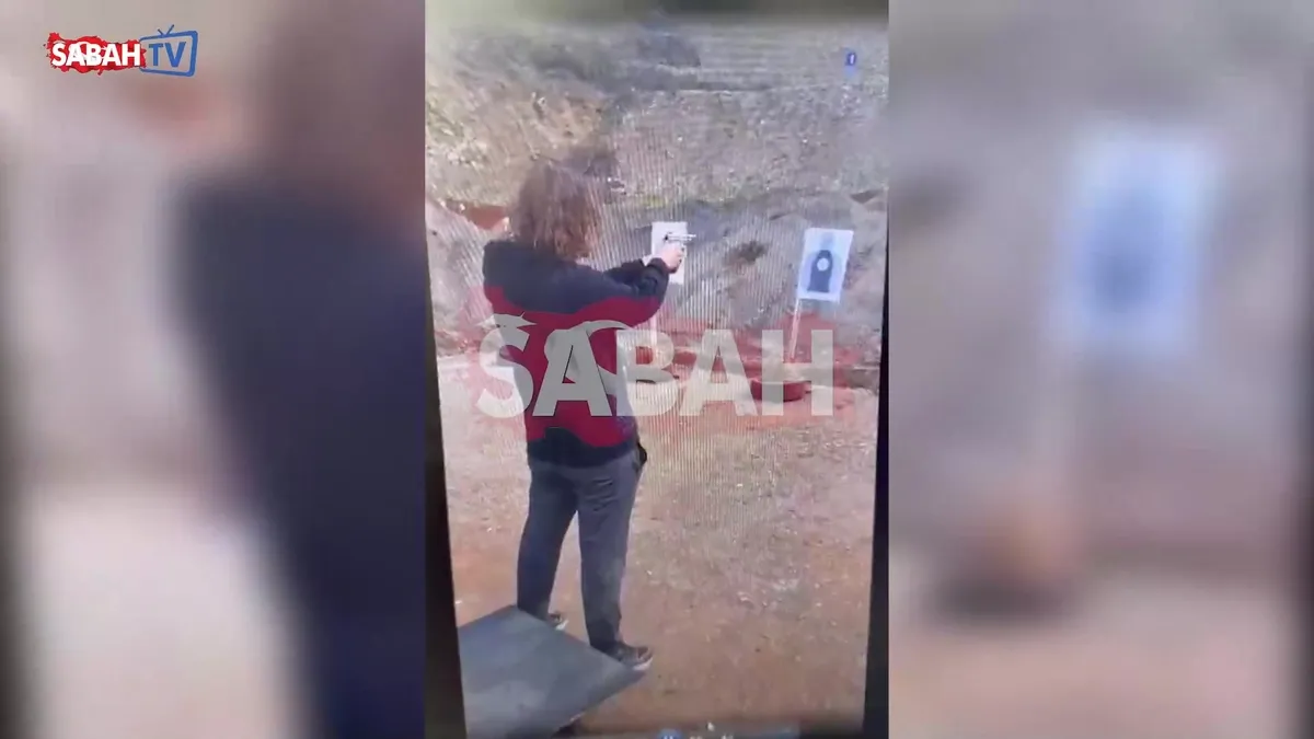 Babasıyla böyle atış talimi yapmış! İşte İsa Aras Mersinli’nin poligondaki görüntüleri | Video videosunu izle Babasıyla böyle atış talimi yapmış! İşte İsa Aras Mersinli’nin poligondaki görüntüleri | Video videosunu izle