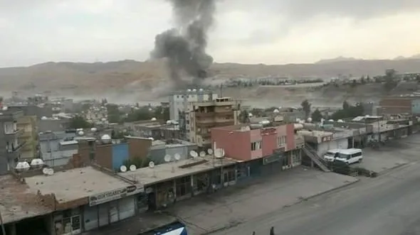 Cizre’de Emniye Müdürlüğü’ne bombalı saldırı