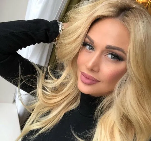 Dünya Kupası İyİ Niyet Elçisi Victoria Lopyreva, Galatasaray maçını izledi