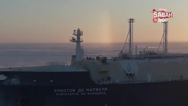 Rus gemisi tarihte ilk kez kışın Kuzey Buz Denizi'ni geçti | Video