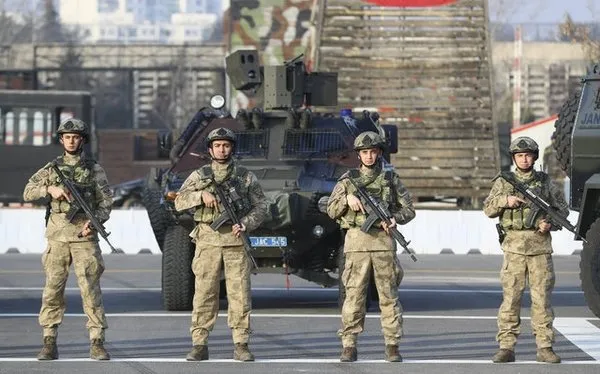 Jandarma yeni kıyafetleri ile görev başında