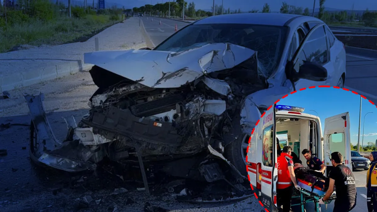 Afyonkarahisar’da faciadan dönüldü! Otomobil ile tur otobüsü çarpıştı: 1 yaralı Afyonkarahisar’da faciadan dönüldü! Otomobil ile tur otobüsü çarpıştı: 1 yaralı
