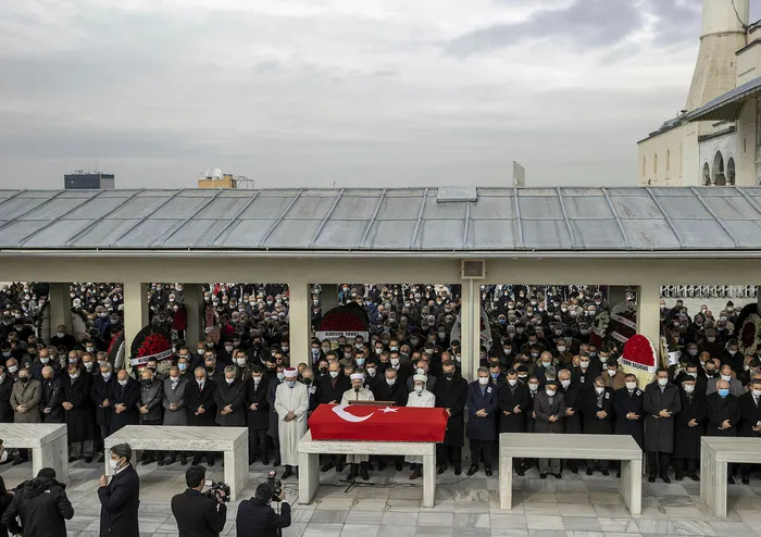 son-dakika-guldal-aksit-icin-tbmmde-toren-1638617268729.jpg