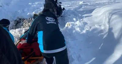 Tunceli’de karlı arazide 5 saat süren hasta kurtarma operasyonu #tunceli