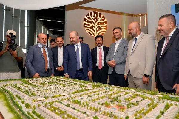 bakan-kurum-s-arabistanda-mutabaka-varmisti-emlak-konutun-hayat-mekke-projesinde-yeni-donem-1783932786053.jpeg