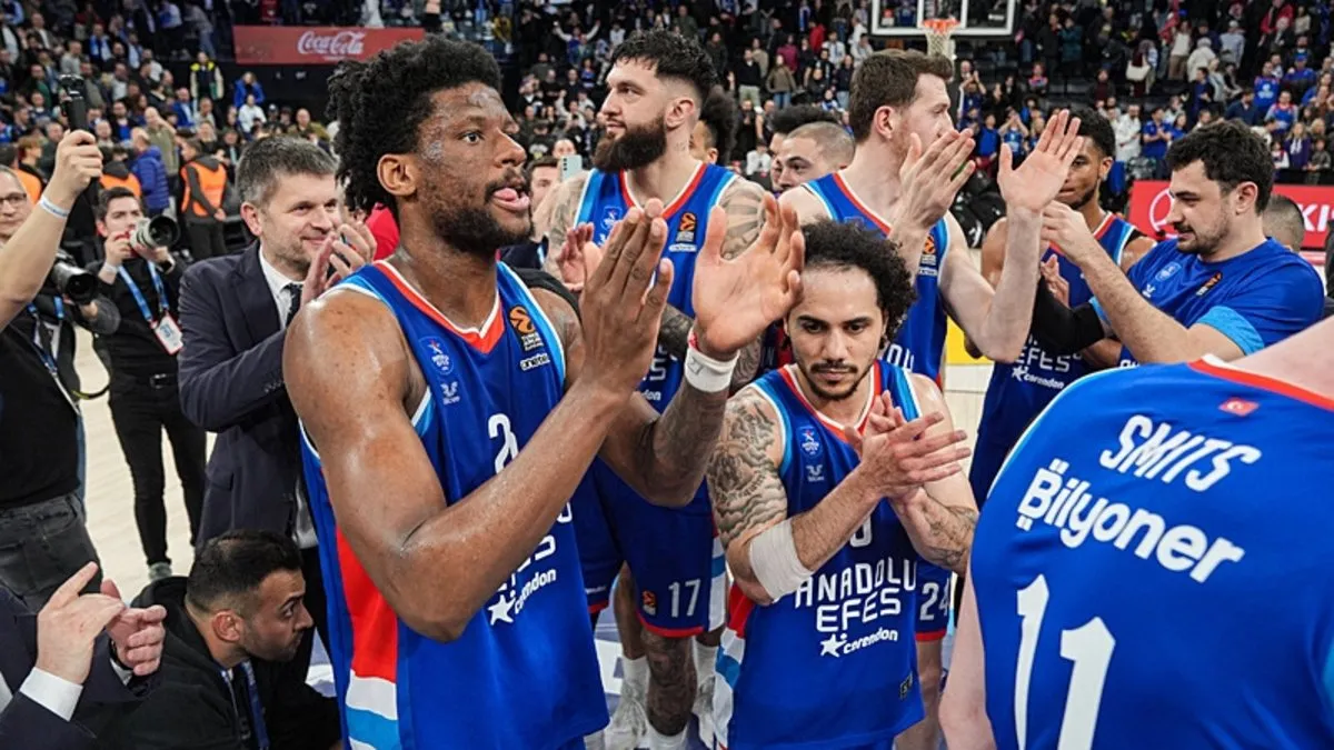 Anadolu Efes, THY Avrupa Ligi'nde play-off biletini kaptı!
