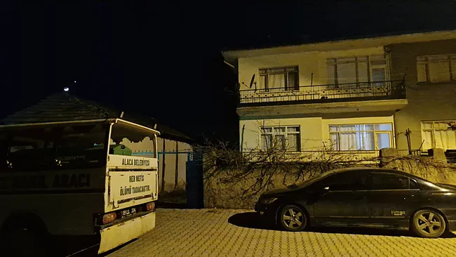 corumda-yalniz-yasayan-kadin-evinde-olu-bulundu-1735930008138.jpeg