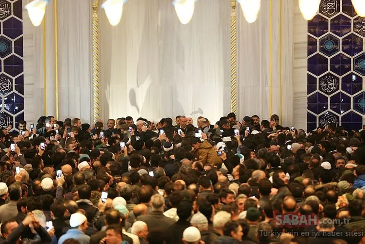 Miraç Kandili’nde Çamlıca Cami dolup taştı! Başkan Erdoğan’da Çamlıca Camii’nde