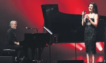 Karı-koca yılbaşı festivalinde sahnede